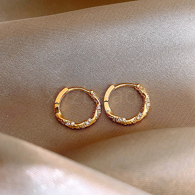 Twist Ring Alloy Crystal Rhinestone Hoop Earrings FS-WGBE8B9-01-1